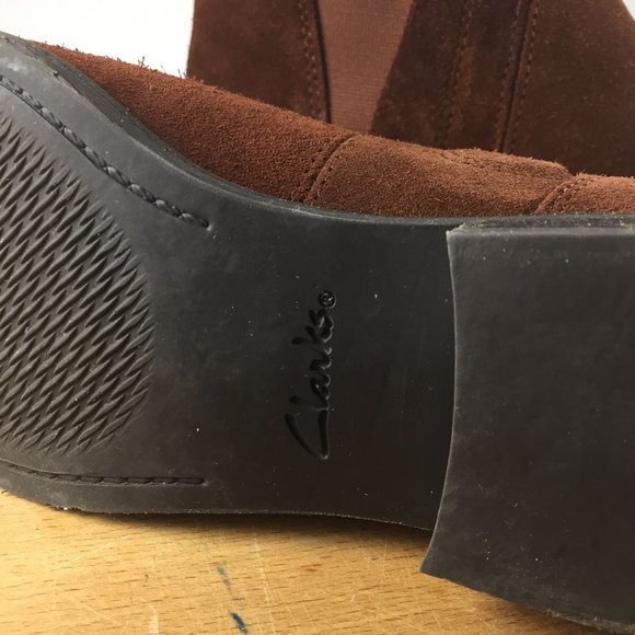 Clark Brown Rust Suede Ankle Booties Boots Shoe Size 6.5 Slip in on - Picture 2 of 10